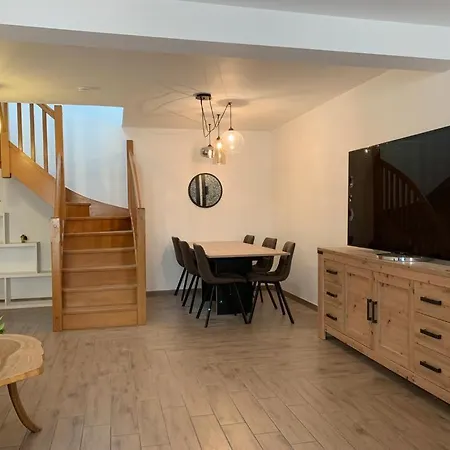3 Bedroom, 2 Bathroom, Close To Center