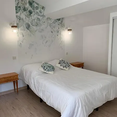 3 Bedroom, 2 Bathroom, Close To Center